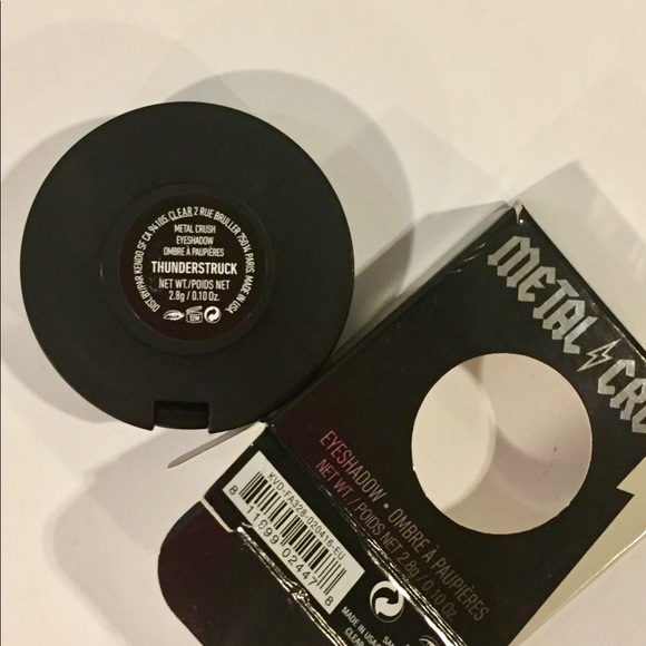 Kat Von D Metallic Pearl Eyeshadow - Picture 2 of 3